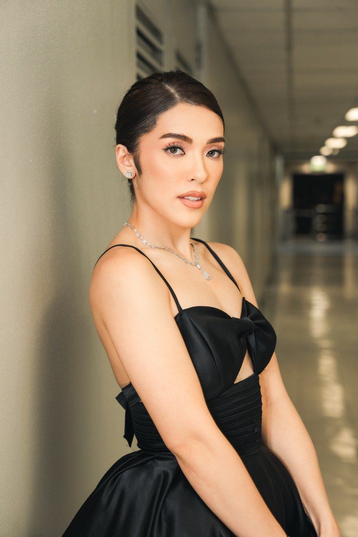 Classic Black Gown perfect for Gala night (Category: Evening dresses & gowns) located in Quezon City. Submitted by yon.j (Listing ID 1400535232, Image 3). Description: Audrey hepburn atake Rfs: need space for new collection You can fit it at my lobby Size 2. Waist - 28 3. Hips - 33.5 4. Front Waist Length - 14 5. Back Waist Length - 14 6. Bust Distance - 6.5 7. Bust Point - 9.5 8. Front Chest - 14.5 9. Back Chest - 12.5 10. Skirt Length (indicate