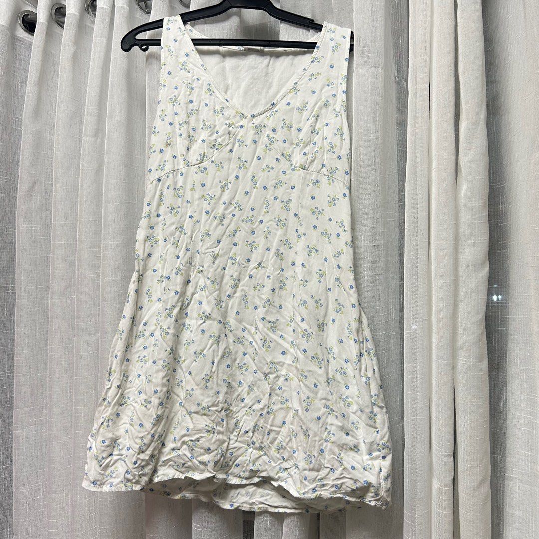 H&M, Cotton On Dress (Category: Dresses) located in Manila. Submitted by aikoalteza (Listing ID 1400516497, Image 2). Description: - Branded pre-loved dresses! - H&M, Cotton on, Terranova etc. - for the coquette girlies 💗🎀 - used once only (no flaws!) - price range: 100-250.