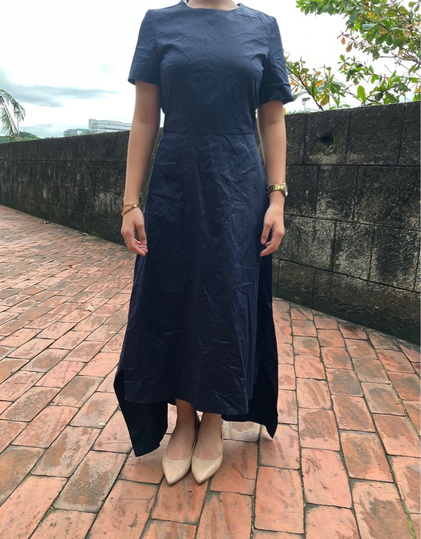 COS DRESS (Category: Dresses) located in Makati City. Submitted by rubyaltiche (Listing ID 1400579166, Image 2). Description: COS DRESS NAVY BLUE SIZE 34 on tag xs.