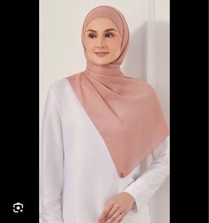(Category: ) located in . Submitted by sararapreloved (Listing ID 1400417342, Image 1). Description: .