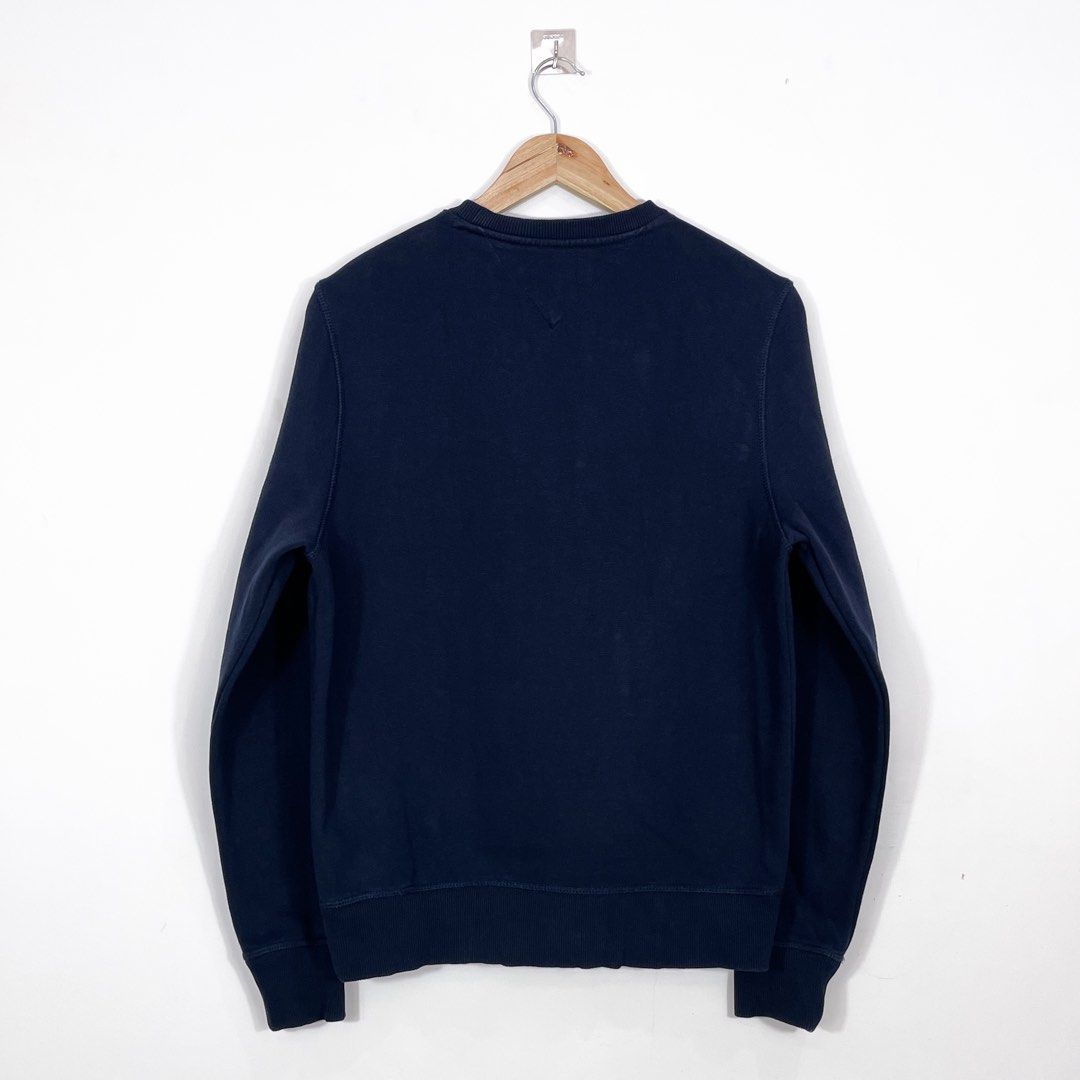 FREESHIP Tommy Hilfiger Sweater (Navy Blue) (Category: Tshirts & Polo Shirts ) located in Las Pinas. Submitted by drunkenmonkeyfinds (Listing ID 1400561541, Image 2). Description: Tommy Hilfiger Sweater (Navy Blue) size: medium (small on tag) chest width: 20″ full body length: 25″ shoulder width: 16.5″ sleeve length: 25.5″ great condition, well-used, 8/10 mine: 700 free shipping ——- actual color may vary in person due to camera lighting pieces ar
