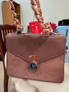 (Category: ) located in . Submitted by stephie89 (Listing ID 1400441474, Image 1). Description: .