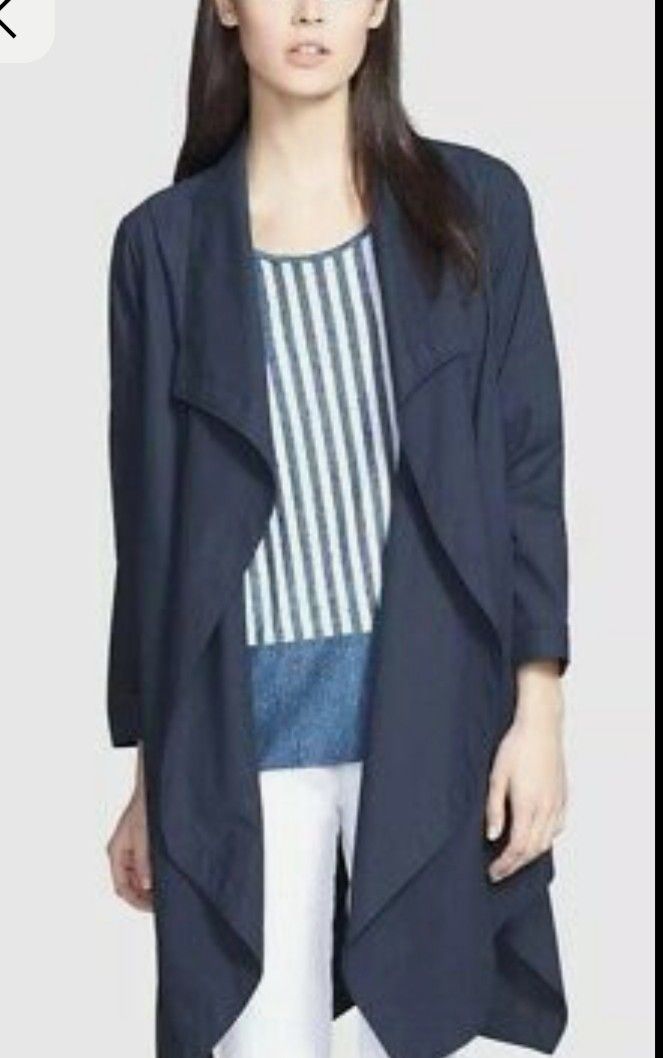 H&M CONCIOUS Collection| Women's Navy 100% Lyocell Open Loosefit Blazer Coat (Category: Coats, Jackets and Outerwear) located in Rizal. Submitted by kakaibafinds (Listing ID 1400430082, Image 1). Description: SIZE: 36 EU/S-M converted size BUST:40+ inches circumference SHOULDERS:15.5 inches SLEEVES:24 inches, AH:7" diam LENGTH:36+ inches FABRIC COMPO: 100% Lyocell Measurements are based on tape measure not the tag. FREE Shipping (Full Original Pr