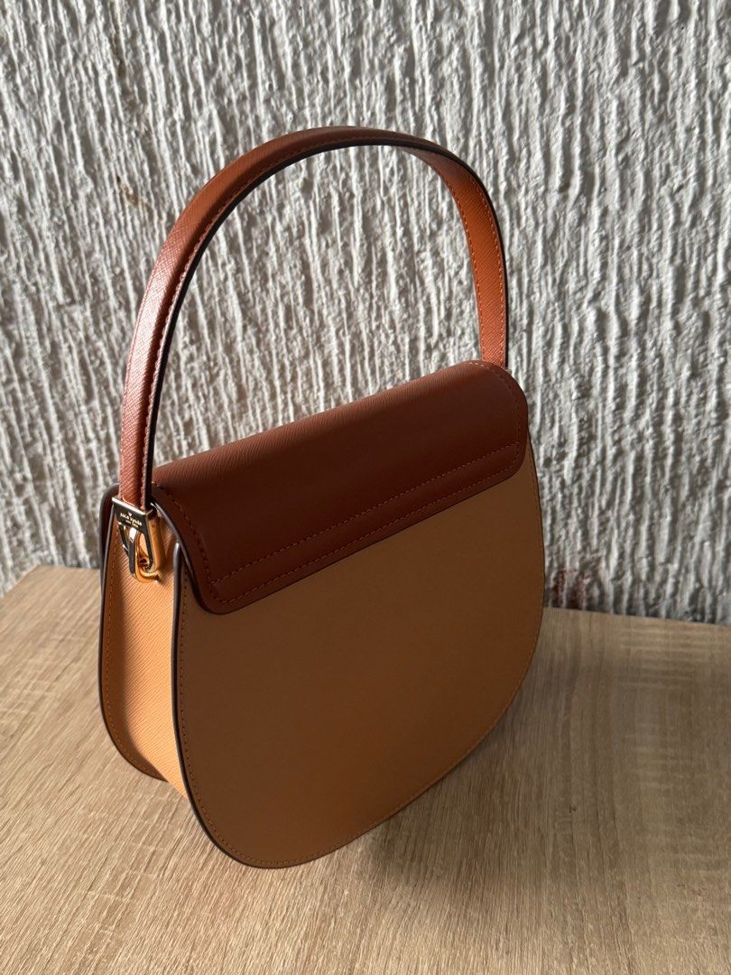 Kate spade Reegan saddle tricolor (Category: Luxury Bags & Wallets) located in Pasig City. Submitted by jackie_ginger (Listing ID 1400462732, Image 3). Description: Onhand with tag 💯orig from US.