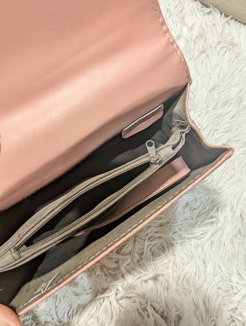 Kimbel Pink Bag (Category: Purses & Pouches) located in Quezon City. Submitted by cloquettesells (Listing ID 1400456537, Image 2). Description: og price is 800, bought at the mall! loc: quezon city all goods, no issue!.