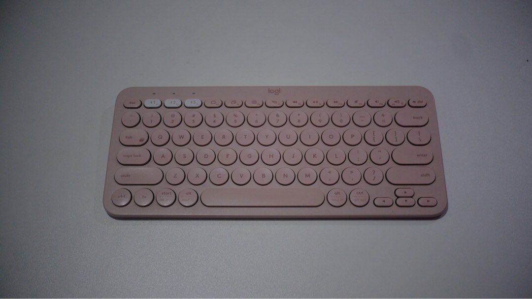 Logitech K380 Multi-Device Bluetooth Keyboard (Category: Computer Keyboard) located in Abucay. Submitted by hollywoooo (Listing ID 1400576337, Image 1). Description: - Sleek and minimalist design - Supports wireless connectivity for up to 3 devices.