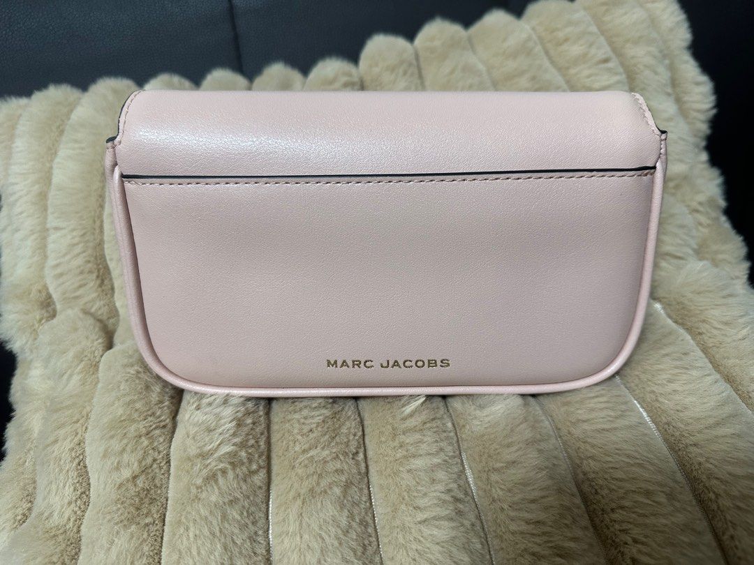 Marc Jacobs The J Marc Soft Shoulder Bag (Category: Luxury Bags & Wallets) located in Santa Rosa. Submitted by mamayeye (Listing ID 1400476568, Image 3). Description: PINK MINI SHOULDER BAG! Looking for a gift this Christmas?🎄 BRAND NEW! Marc Jacobs (Japan) 20cm wide 4cm side 10cm height Light pink With dust bag SF included! Very pretty specially in actual! Will deliver it straight to your address from JAPAN! FIX PRICE Payment through GCash/Bank