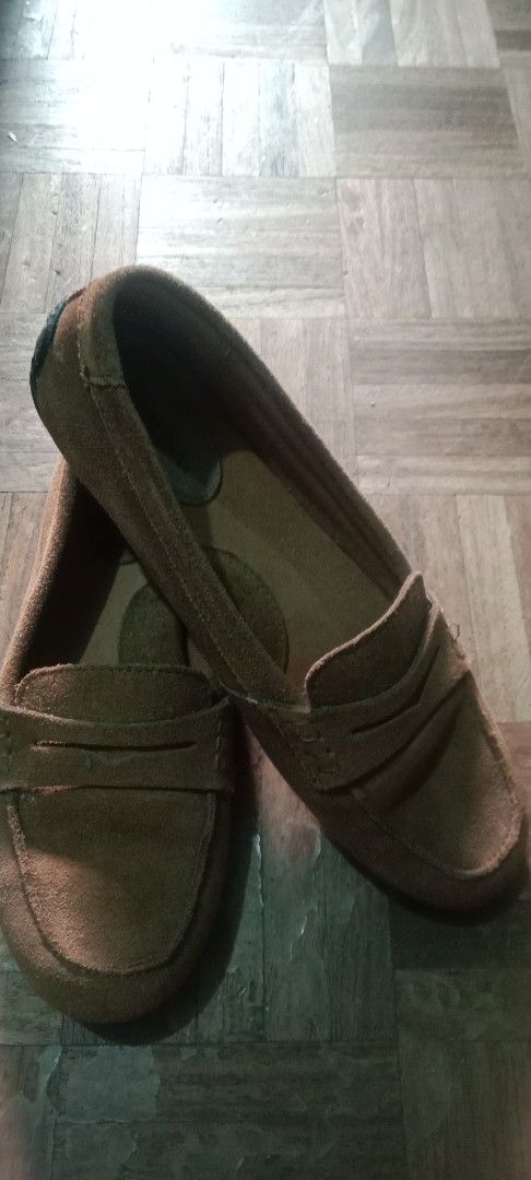 Merona Brown Loafers (Category: Loafers) located in Manila. Submitted by sharedblessings (Listing ID 1400401021, Image 1). Description: - Merona loafers - Slip-on design - Rounded toe - Merona brand insole - Comfortable for daily wear - stitch came off in a small part.