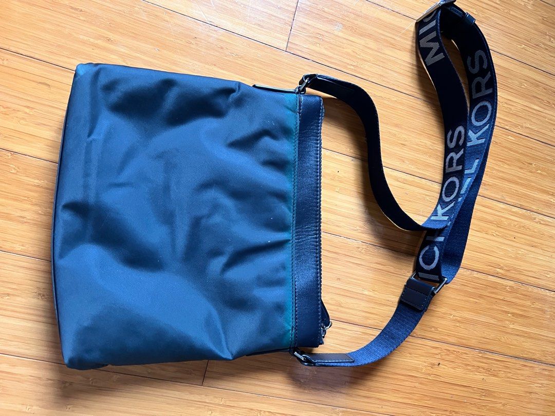 Michael Kors Brooklyn Large Crossbody Bag (Category: Luxury Bags & Wallets) located in Davao. Submitted by maideclutters21 (Listing ID 1400460546, Image 3). Description: ▪️Original, ordered from Cettire website ▪️No other inclusions, bag only ▪️With signs of usage and discoloration at the back part (see photo) .