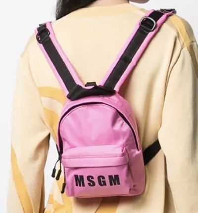 MSGM Mini Backpack - Pink （分類：背囊）位於 Hong Kong。 由 tulipbearf 提交（商品編號 1400518974，圖片 5）。簡介： NEW 全新未用 （只開袋影相） 購自英國Outlet 原牌正品 Size: 22cmx18cmx8cm （大約） 內有一格 Color: Pink （絕版） 有斜孭帶，吊牌及麈袋 地鐵站交收or 順豐到付 。