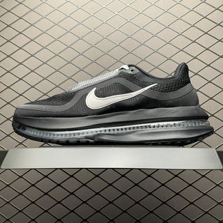 (Category: ) located in . Submitted by outlet.sneaker.shop (Listing ID 1400399047, Image 1). Description: .