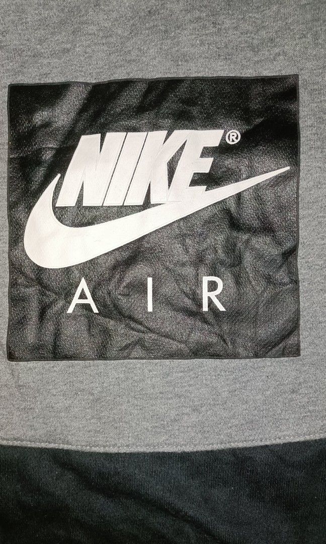 NIKE TWO TONE PULLOVER LONGSLEEVES (Category: Coats, Jackets and Outerwear) located in Lucban. Submitted by goodsheetcollection (Listing ID 1400457850, Image 2). Description: excellent condition details indicated in photo visit shop for more items like this pm for more details.