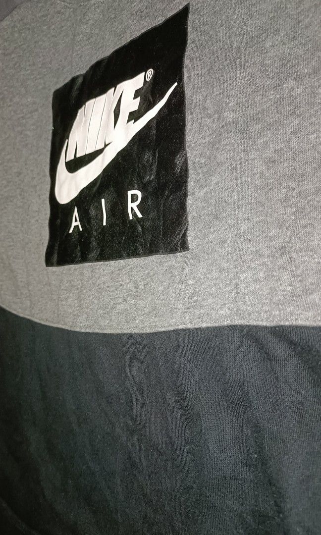 NIKE TWO TONE PULLOVER LONGSLEEVES (Category: Coats, Jackets and Outerwear) located in Lucban. Submitted by goodsheetcollection (Listing ID 1400457850, Image 3). Description: excellent condition details indicated in photo visit shop for more items like this pm for more details.