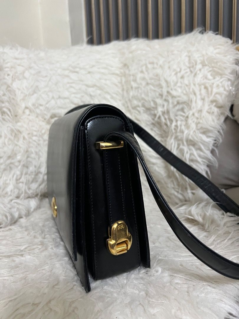 Nina Ricci Black Shoulder Bag (Category: Luxury Bags & Wallets) located in Manila. Submitted by cluttercrushers (Listing ID 1400397793, Image 3). Description: .