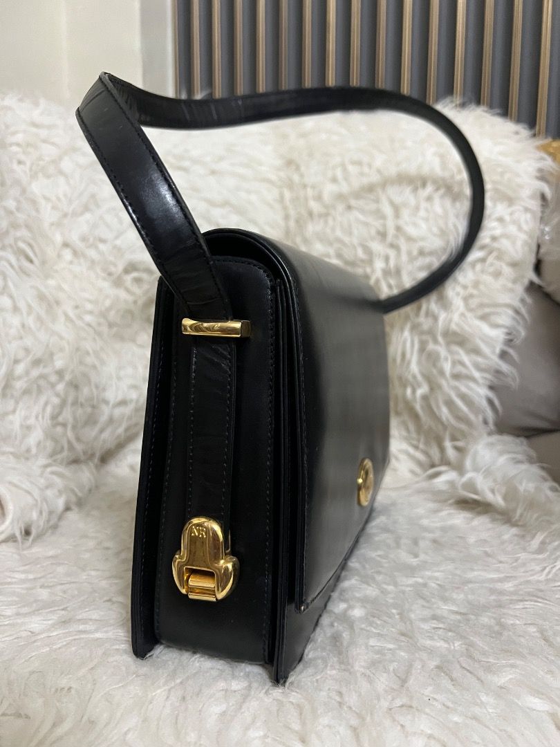 Nina Ricci Black Shoulder Bag (Category: Luxury Bags & Wallets) located in Manila. Submitted by cluttercrushers (Listing ID 1400397793, Image 2). Description: .
