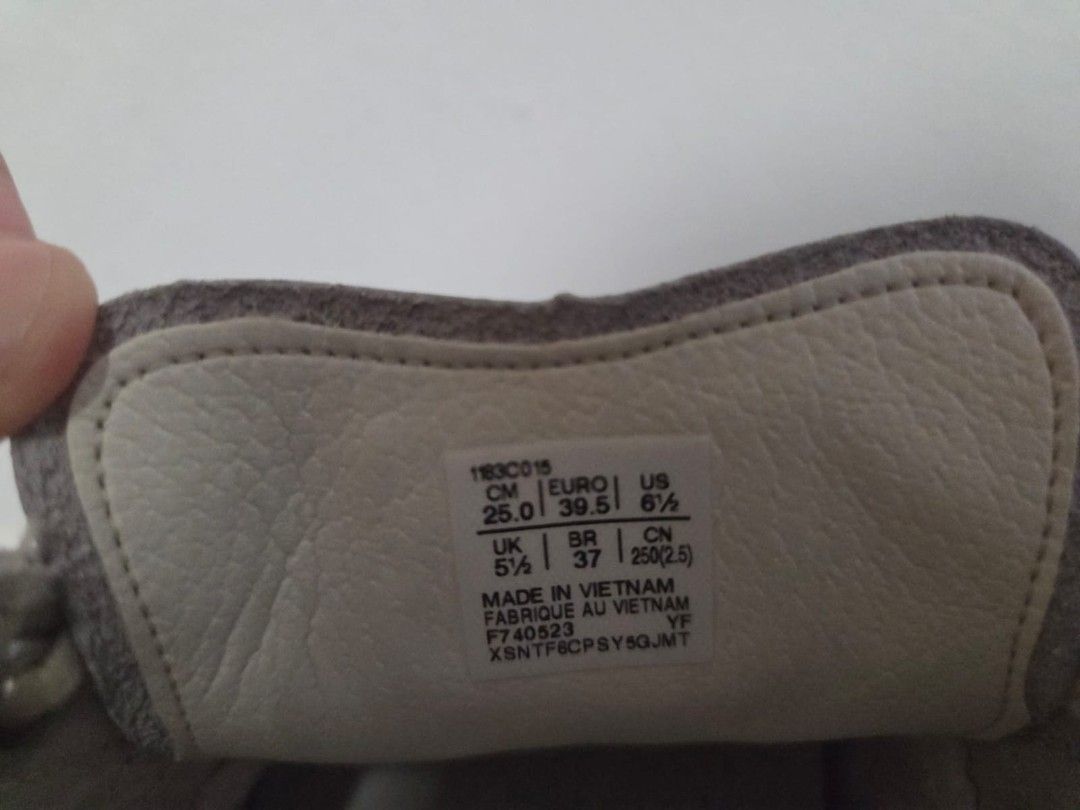 Onitsuka Tiger Mexico 66 Sneakers - US 6.5 (Category: Sneakers) located in Singapore. Submitted by saifulrfx (Listing ID 1400459237, Image 3). Description: - Onitsuka Tiger Mexico 66 - Color: Cream and Grey - Size: US 6.5 / EU 39.5 - Made in Vietnam - Condition: Lightly used - Minor wear on suede and soles - Includes original laces.
