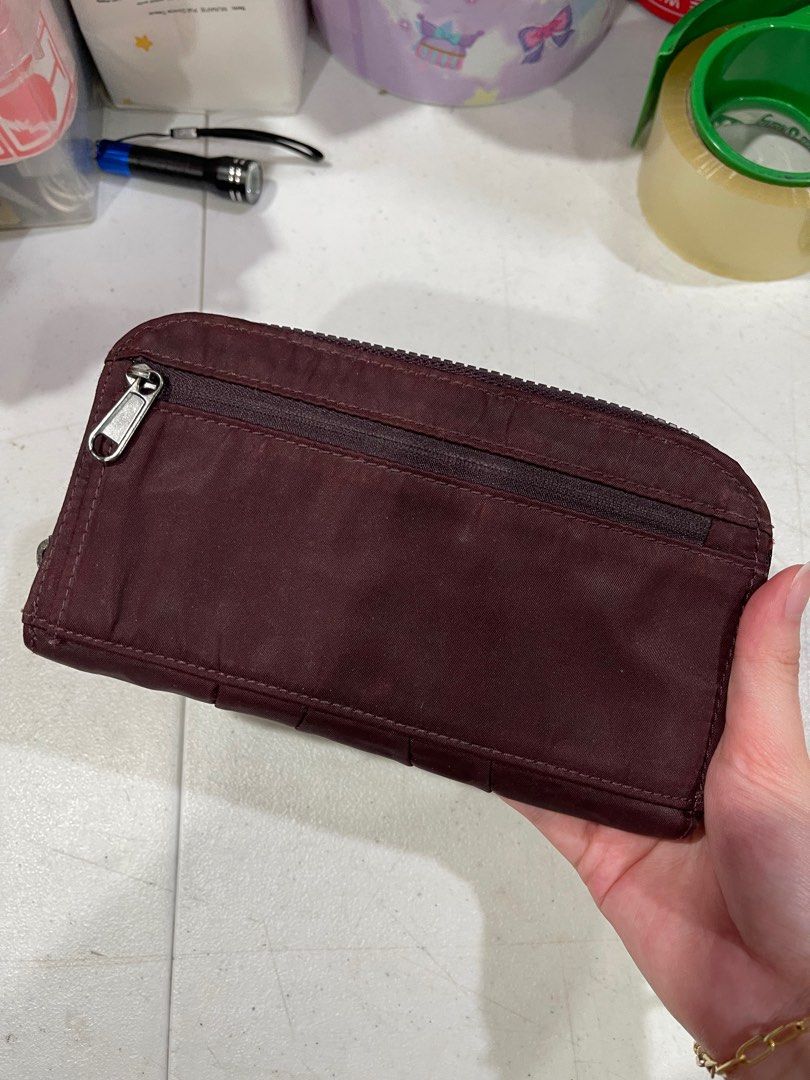 Pacsafe Wallet (Category: Wallets & Card holders) located in Manila. Submitted by AB_Merchandiseee (Listing ID 1400474146, Image 2). Description: .
