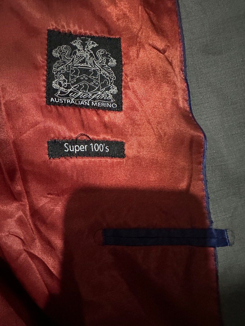 100% Wool Peter Jackson Australia - NZ Grey Coat/Suit (Category: Coats, Jackets and Outerwear) located in Pasay City. Submitted by mgalv (Listing ID 1400543535, Image 3). Description: - No discoloration - No holes or missing buttons - No other issues Code: J2Y5.