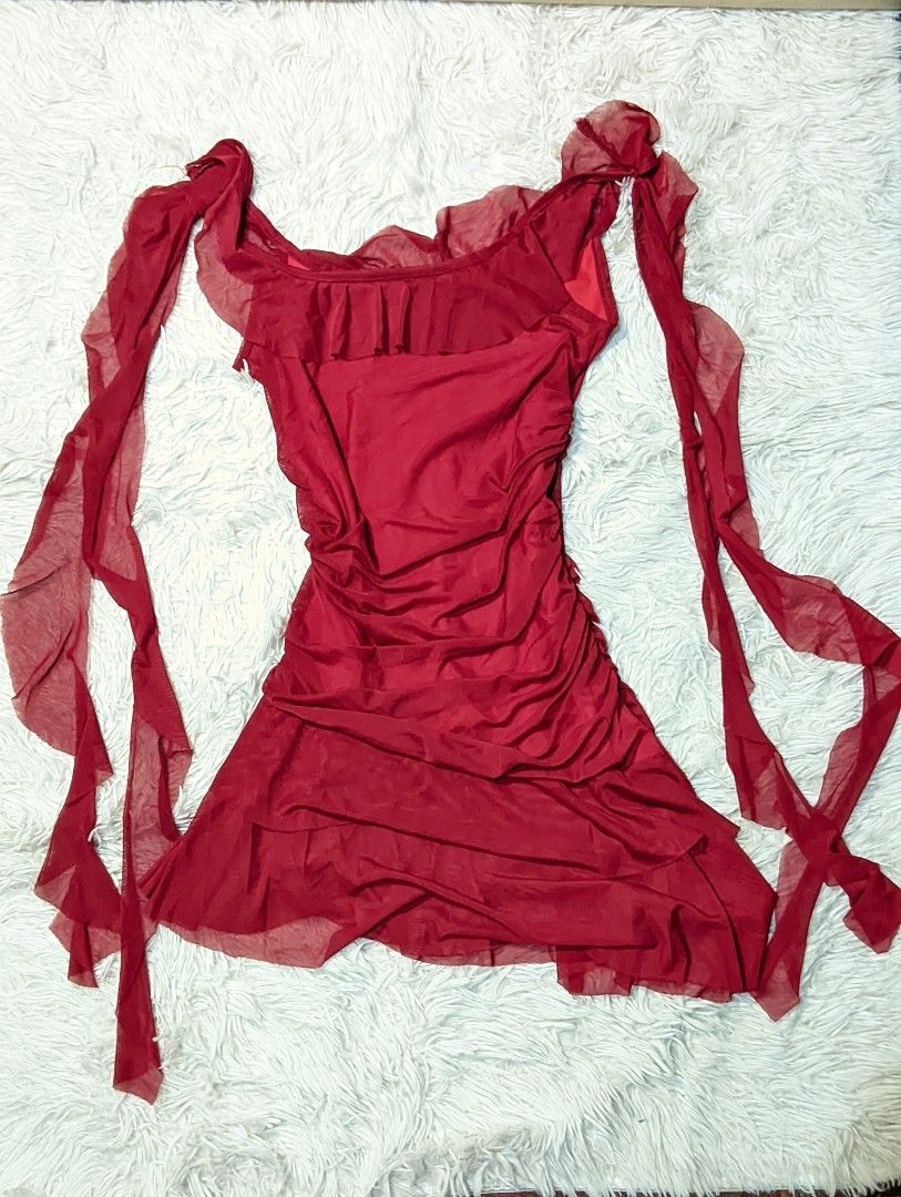 red dress (Category: Dresses) located in Quezon City. Submitted by cloquettesells (Listing ID 1400458021, Image 1). Description: loc: quezon city s-l rfs: need fundsss.