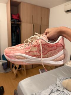 (Category: ) located in . Submitted by sellingshoesforfun (Listing ID 1400557212, Image 1). Description: .