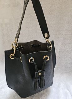 (Kategori: ) berada di . Dikirim oleh plabu (ID iklan 1400429401, Gambar 1). Deskripsi: .
