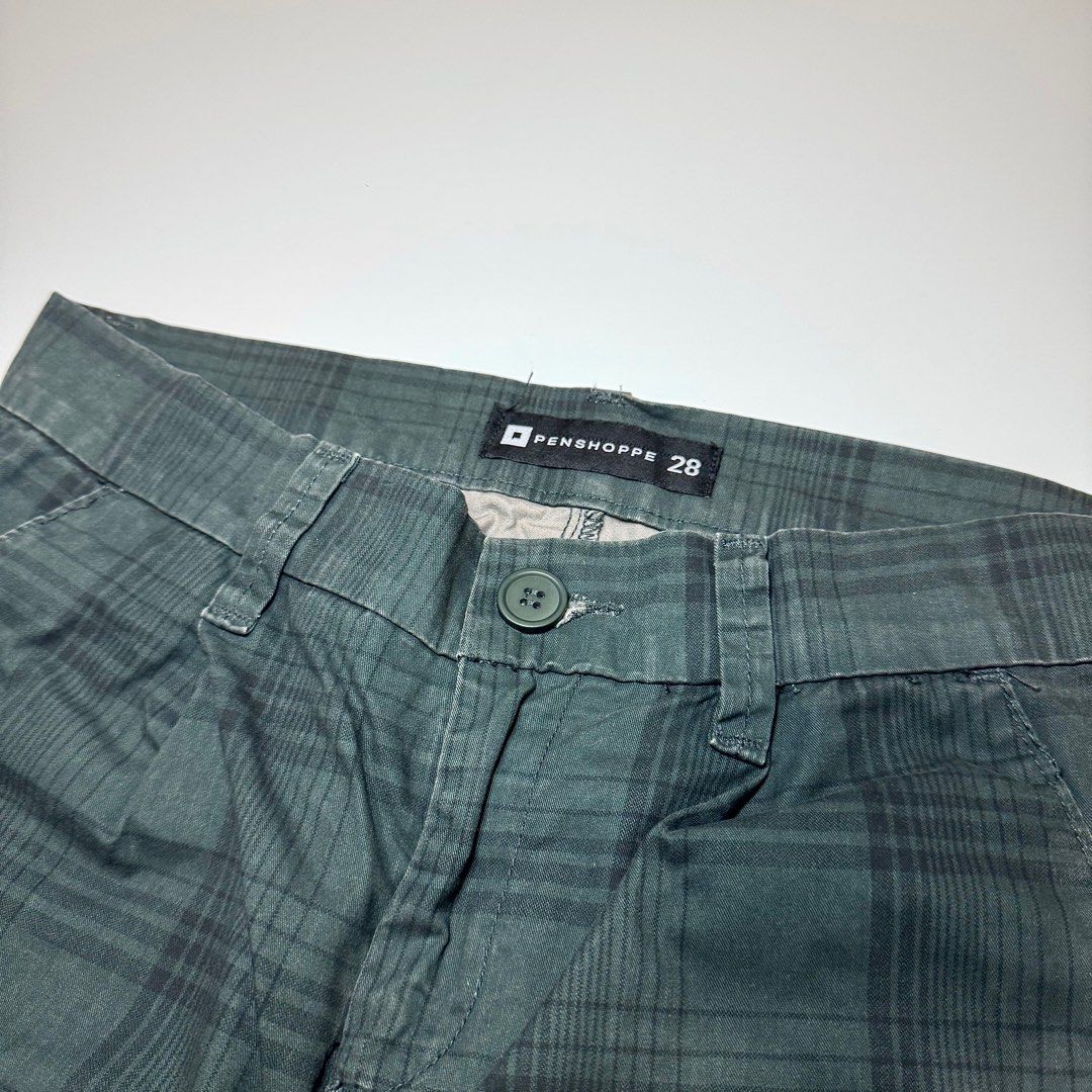 Size 28 Penshoppe Plaid pants men (Category: Trousers) located in Cabanatuan. Submitted by jmfff (Listing ID 1400567966, Image 3). Description: Note: Colors may vary slightly due to lighting 🚚 Shipping via J&T (weekends only) 📍 Located in Cabanatuan, Nueva Ecija 💵 Payment via GCash / Maya Follow us on Ig: @droppp.apparel.