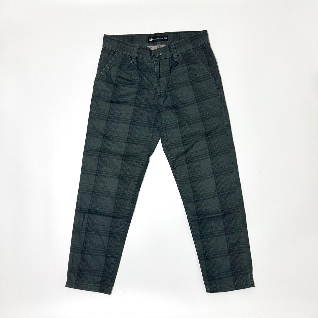 Size 28 Penshoppe Plaid pants men (Category: Trousers) located in Cabanatuan. Submitted by jmfff (Listing ID 1400567966, Image 1). Description: Note: Colors may vary slightly due to lighting 🚚 Shipping via J&T (weekends only) 📍 Located in Cabanatuan, Nueva Ecija 💵 Payment via GCash / Maya Follow us on Ig: @droppp.apparel.