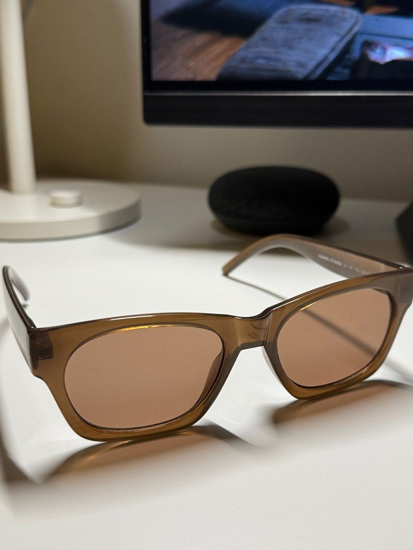 Sunnies Studios Wolf Taupe (Category: Sunglasses & Eyewear) located in Manila. Submitted by cm.declutters (Listing ID 1400552590, Image 1). Description: - no issues.
