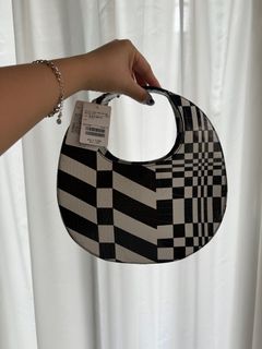 （分類：）位於 。 由 closetmeg 提交（商品編號 1400614124，圖片 1）。簡介： 。