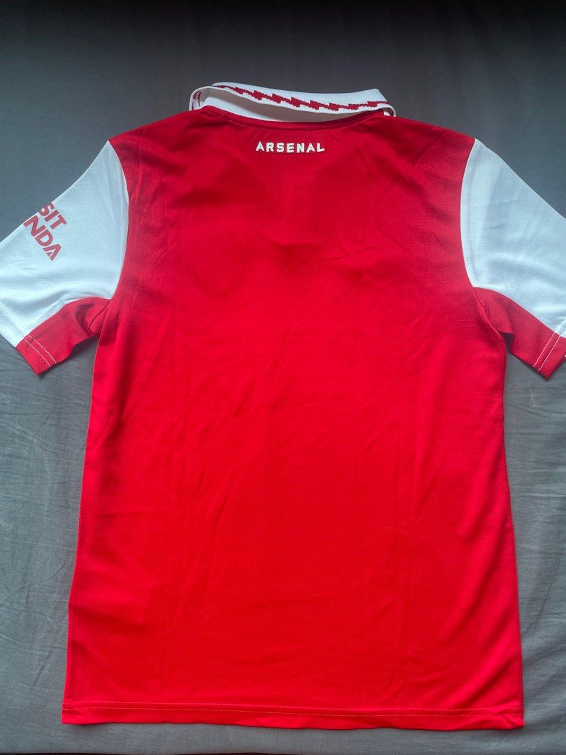 Adidas Arsenal Home Jersey (Category: Activewear) located in Quezon City. Submitted by iggyclothes_ (Listing ID 1400604182, Image 2). Description: Adidas Arsenal Jersey AU/AZ: 11-12y size or XS-S With tag, never used Price negotiable.