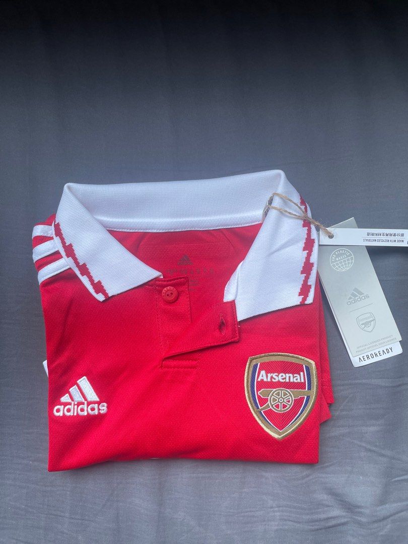 Adidas Arsenal Home Jersey (Category: Activewear) located in Quezon City. Submitted by iggyclothes_ (Listing ID 1400604182, Image 3). Description: Adidas Arsenal Jersey AU/AZ: 11-12y size or XS-S With tag, never used Price negotiable.