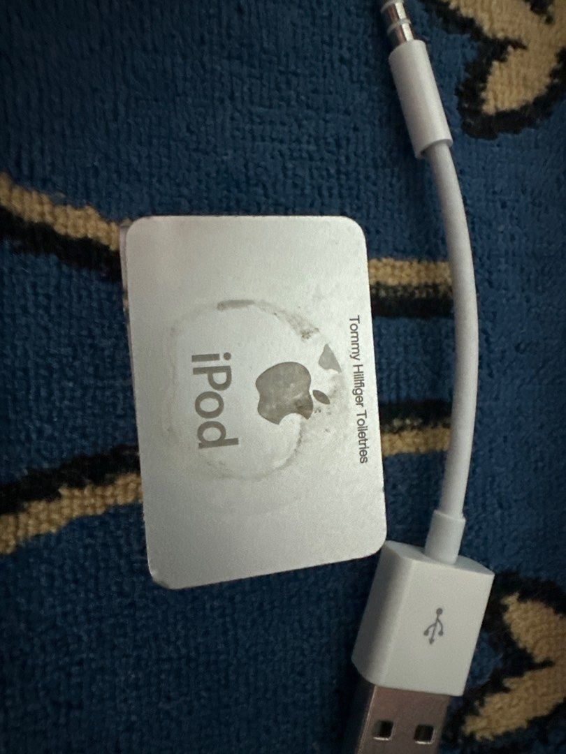 Apple iPod Shuffle (Category: Portable Music Players) located in Manila. Submitted by thingyfinder (Listing ID 1400612509, Image 1). Description: Broken batt, not charging. For parts. - Apple iPod Shuffle - Includes USB cable - Silver color - Click wheel for easy navigation - 3.5mm audio jack - Compact and portable music player.