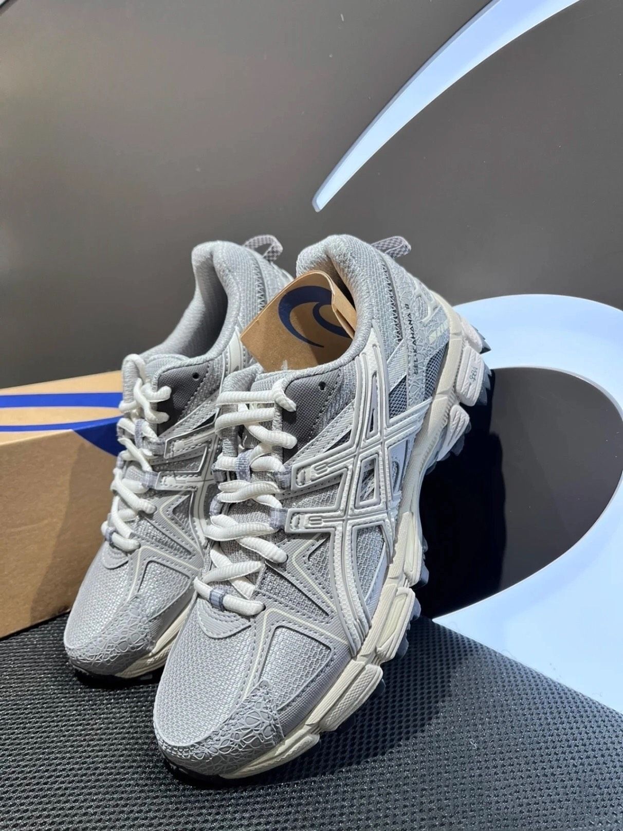 Asics GEL-KAHANA 8 running shoes men's shoes women's shoes sports casual shoes 092071 (Category: Sneakers) located in Singapore. Submitted by diamond.storee (Listing ID 1400723183, Image 3). Description: Estimated delivery time: about 10 days. Sorry for the urgent order. Products are continuously updated.