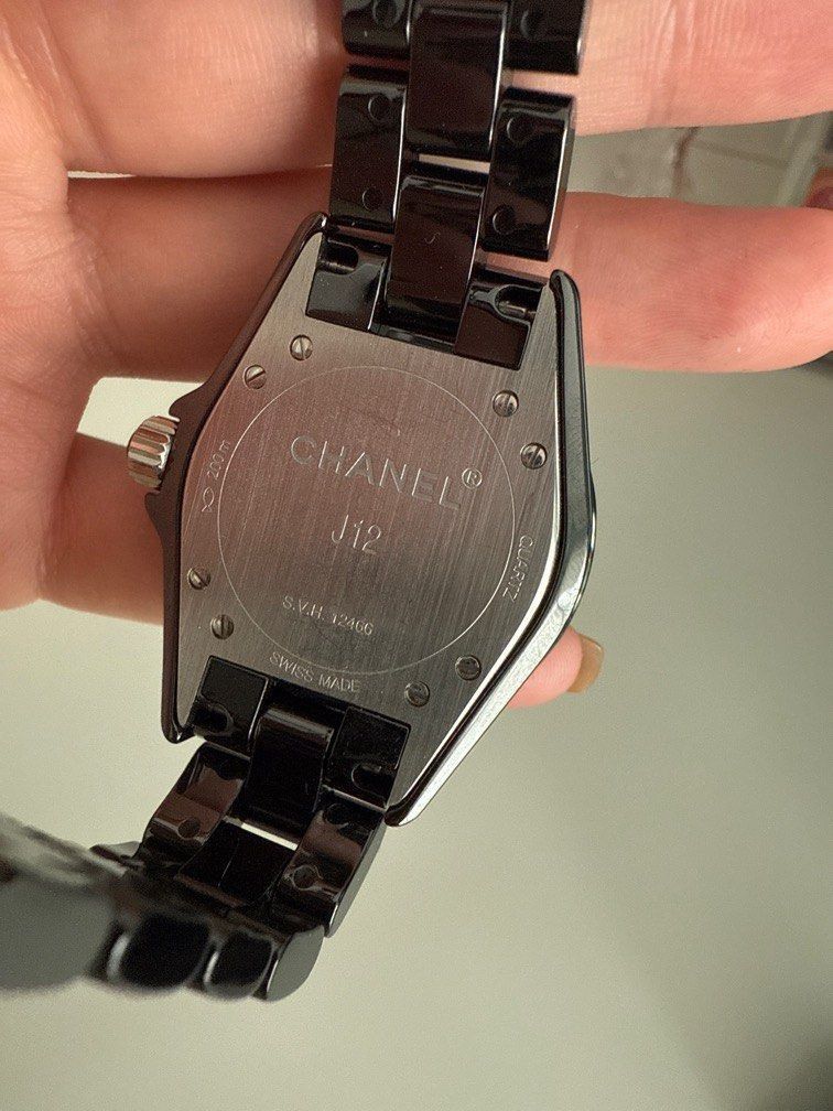Authentic Chanel J12 33mm (Category: Luxury Watches) located in Quezon City. Submitted by breakmyfashion (Listing ID 1400763763, Image 3). Description: .