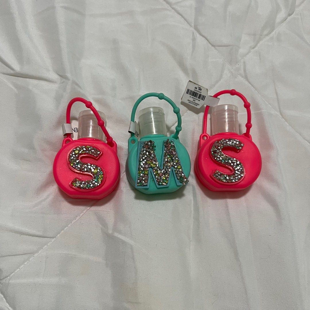 BBW Bath & Body Works Hand Sanitizer Holder with Initial (Category: Sanitizers & Disinfectants) located in Cebu City. Submitted by dogtooth435 (Listing ID 1400610009, Image 2). Description: .