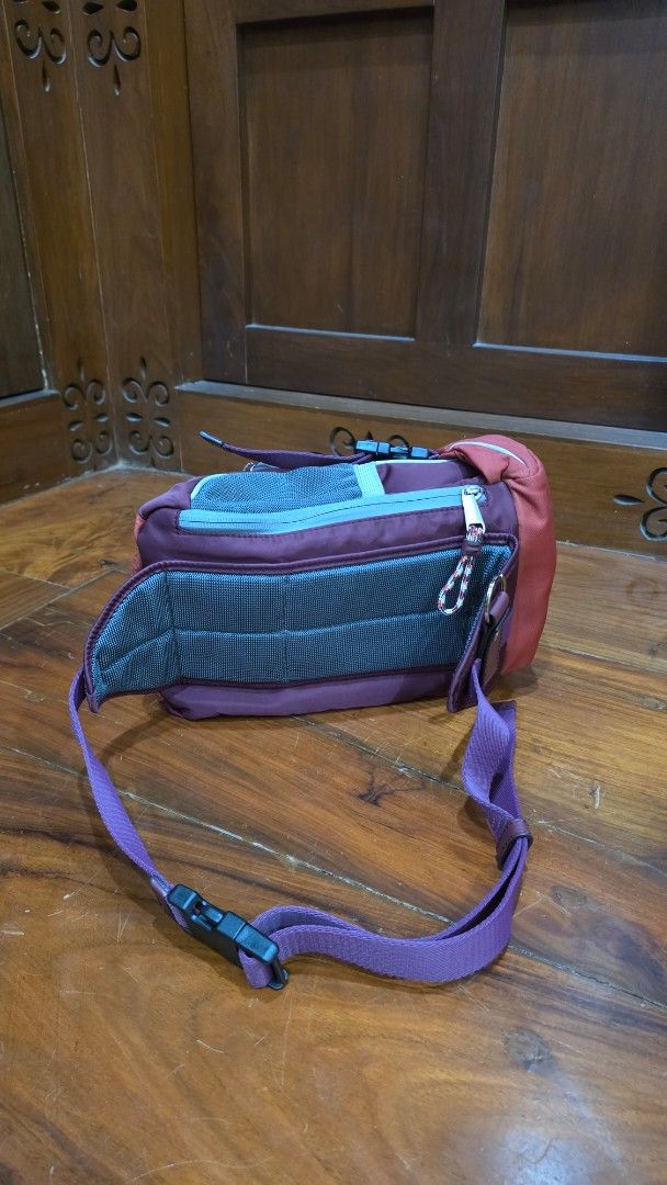 Burberry Belt Bag (Category: Luxury Bags & Wallets) located in Manila. Submitted by rjcsbn2020 (Listing ID 1400754846, Image 3). Description: Authentic Can be worn as a belt bag or a one sided slingpack Looks new except for one zipper with sticker residue (see pic) Used less than 5x Comes with receipt, tags, and dustbag Height 7.5in Length 11.5in Depth 5in RFS: I don't use it.