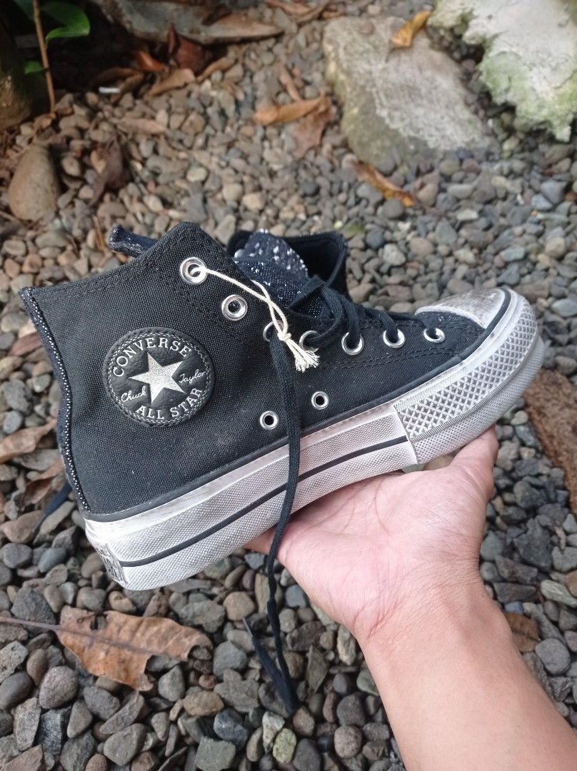 Converse Chuck Taylor All Star Lift Platform High "Studded" (Category: Sneakers) located in Cagayan de Oro. Submitted by yui-kicks (Listing ID 1400669928, Image 2). Description: Converse Chuck Taylor All Star Lift Platform High "Studded" Size: 37 EUR / 6.5 US Condition: Never Been Used Needs a lil cleaning Price: 1700 + SF.