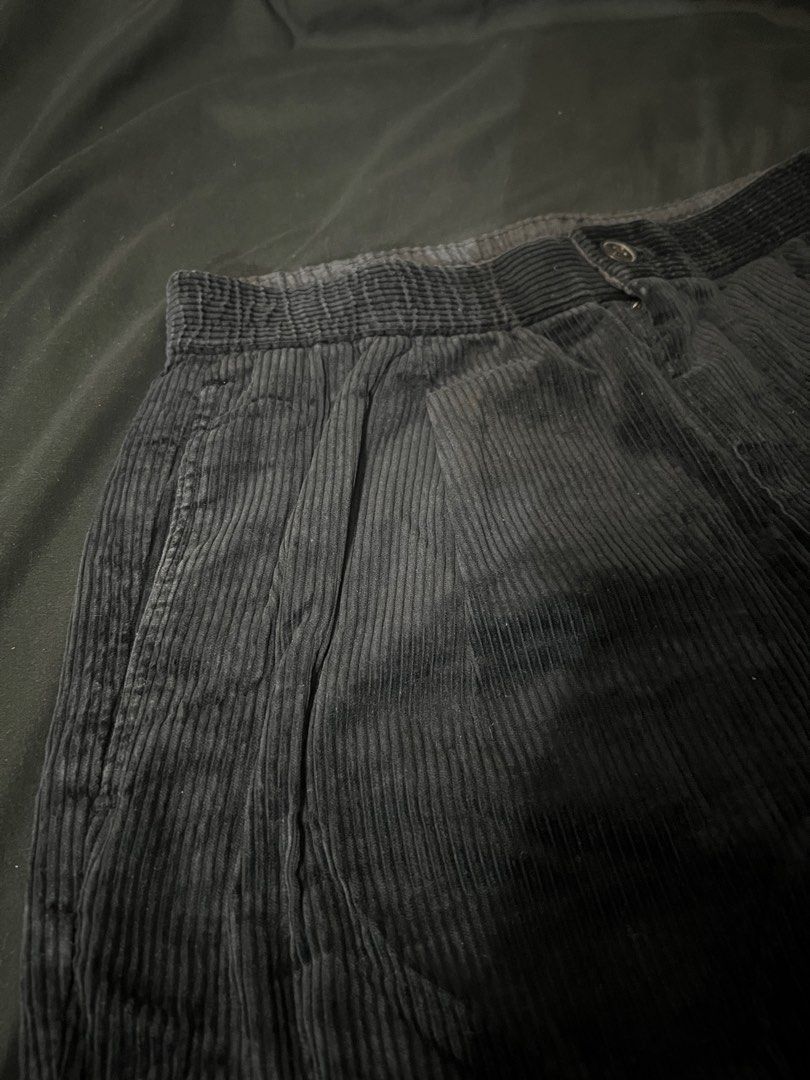 Corduroy Black Pants (Category: Trousers) located in Cavite. Submitted by itsoper (Listing ID 1400691886, Image 2). Description: 🇯🇵 Japan Find! Bought this from Japan — it’s a bit too short for me now. Has been used for quite a while but still in good condition! Size: Small 📏 Measurements: Length: 36 inches Width: 14 inches.