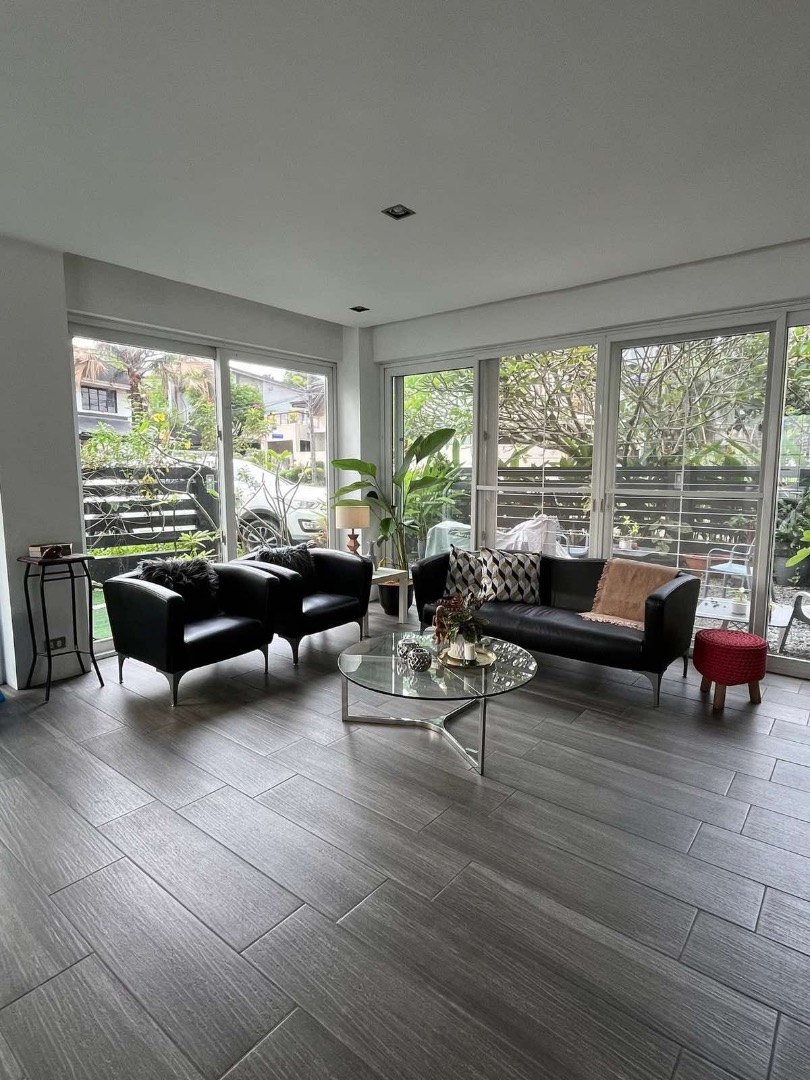 (Category: ) located in . Submitted by habitto (Listing ID 1400622397, Image 1). Description: .