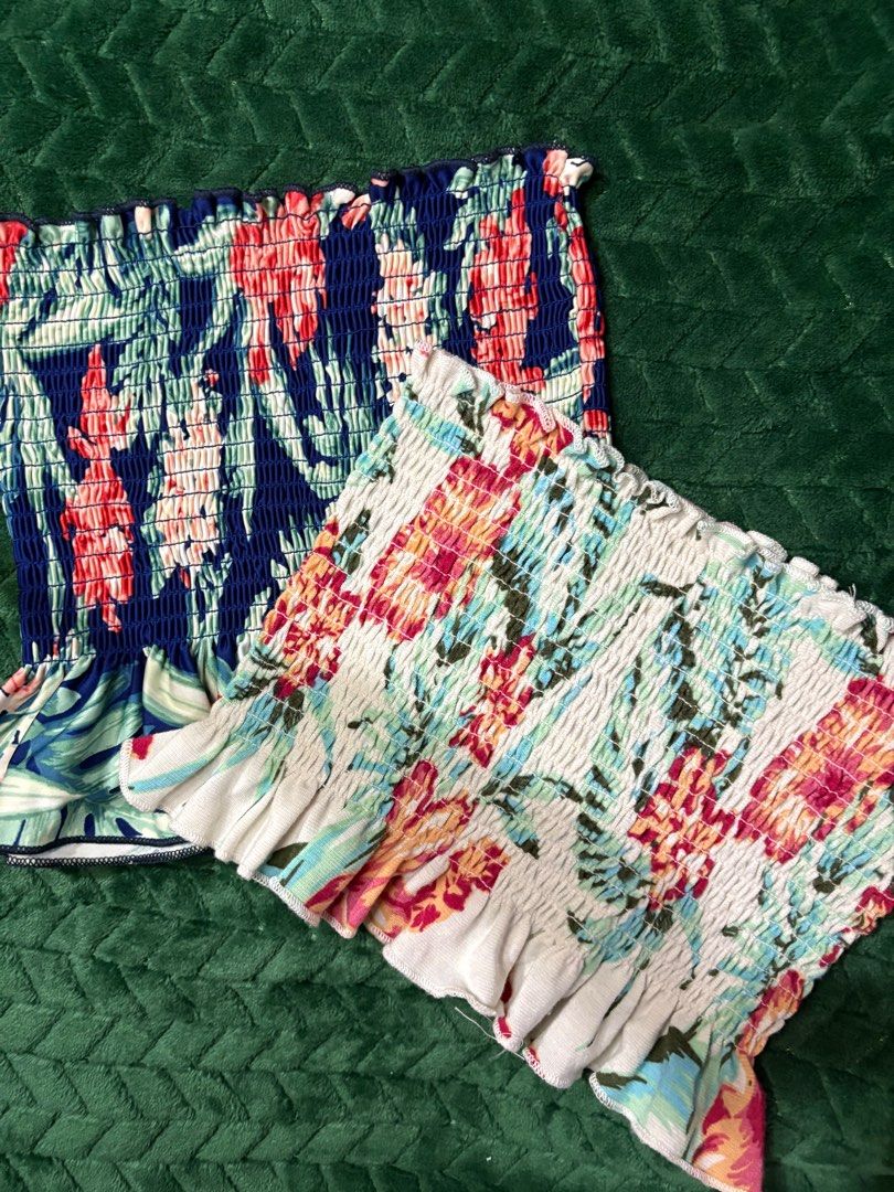 Floral Tube Tops (Category: Others Tops) located in Makati City. Submitted by ailynshhhj (Listing ID 1400693900, Image 1). Description: No flaws 40 each left available.