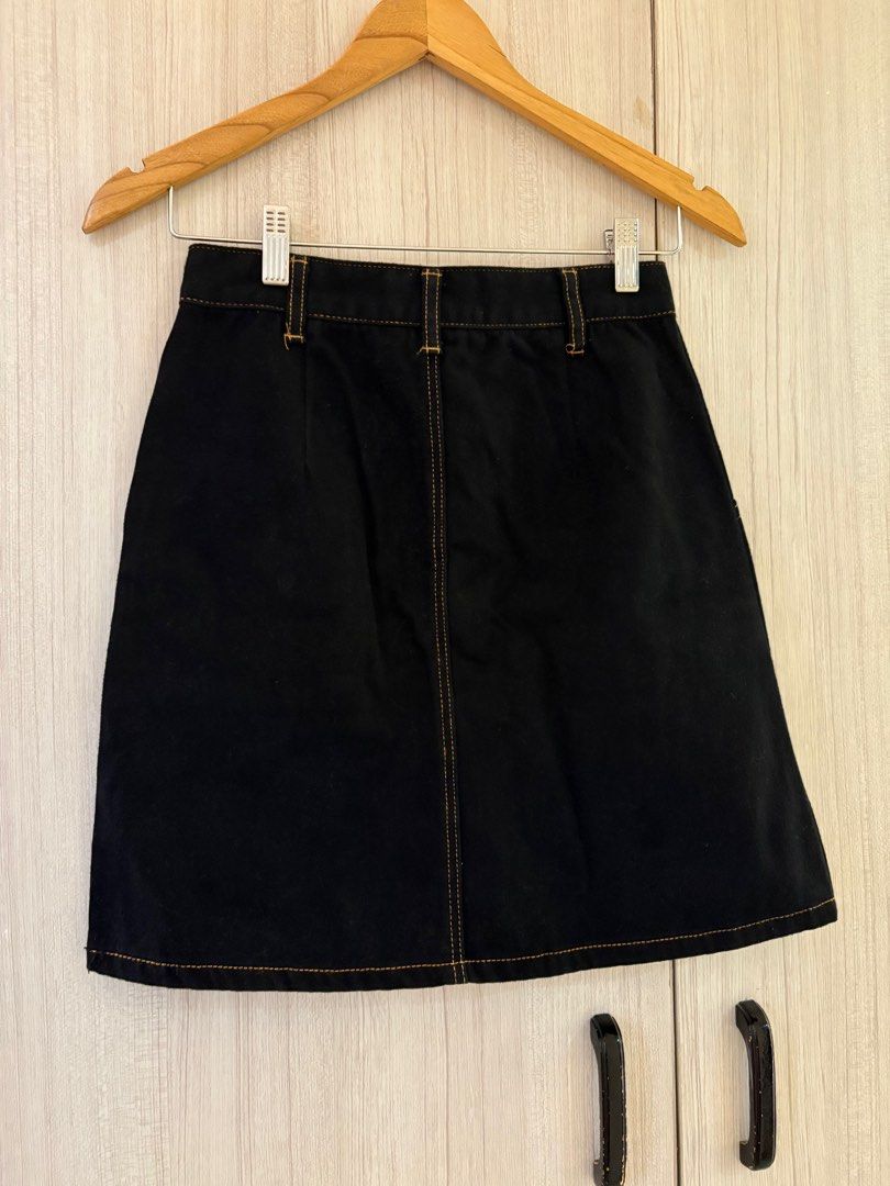 Forever 21 Black Denim Skirt (Category: Skirts) located in Marikina City. Submitted by marjpc (Listing ID 1400643592, Image 2). Description: Forever 21 denim skirt When laid flat: waist 13inches, hem 19inches, length 18 Size US 25 on tag Snap button Flaws on button. They’re a bit worn out. Please see last photo NO reservation, first to pay basis GCash, BPI Transfer J&T shipping or any same day courier (lalamove/ grab, buyer will book😊.