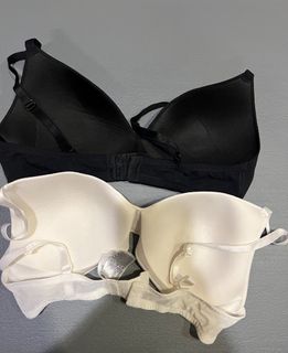 (Category: ) located in . Submitted by Brandedpreloved (Listing ID 1400586433, Image 1). Description: .