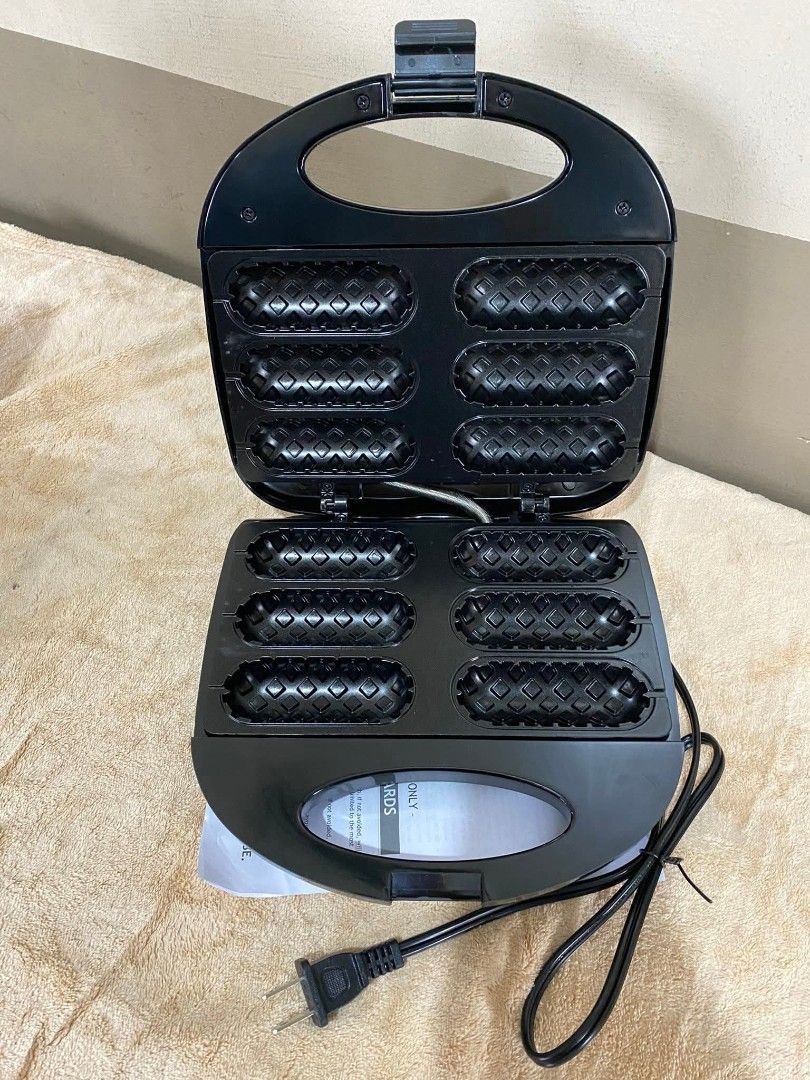Hotdog sandwich maker (Category: Breadmakers) located in Manila. Submitted by yzlshop (Listing ID 1400652975, Image 2). Description: Brand new / COD Same day delivery via Lalamove Location: Manila Pm for inquiries. Thank you!.