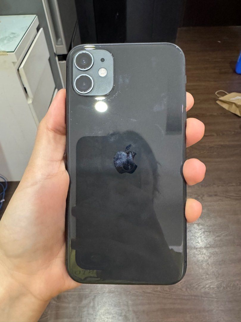 Iphone 11, 128 GB (Category: iPhone 11 Series) located in Quezon City. Submitted by CheekyPhoenix (Listing ID 1400643175, Image 1). Description: Rfs: Upgrade of phone - 80% battery health - light scratches - with tempered glass - camera and buttons are working fine - with cord charger - NO box and adaptor MOP: BPI/BDO/Gcash.