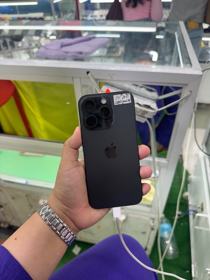 Iphone 15 Pro 128gb 99% BATT Smartlocked (Category: iPhone 15 Series) located in San Juan City. Submitted by keannagadgetph (Listing ID 1400662061, Image 1). Description: Available Units for today's POST! Iphone 15 Pro / 128gb / Smartlocked / NTC / 99% BH - good condition - 95% Makinis - good battery - no issue / repair - Any colors available ~ Accepting SWAP / TRADE IN / INSTALLMENT / BINTA UNIT ~ CASH ON DELIVERY METRO MANILA / LBC PAYMENT FIRS