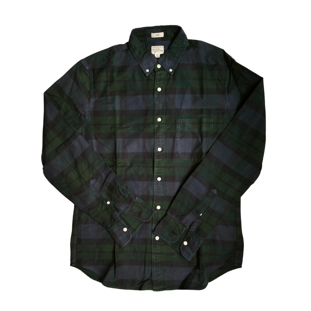 j.crew Slim Fit Plaid Shirt (Category: Tshirts & Polo Shirts ) located in Mandaluyong City. Submitted by endal (Listing ID 1400211653, Image 1). Description: J.Crew shirt features a classic plaid pattern in navy and green. It has a button-down collar and long sleeves with buttoned cuffs. The shirt is a slim fit and has a chest pocket. The size is medium..