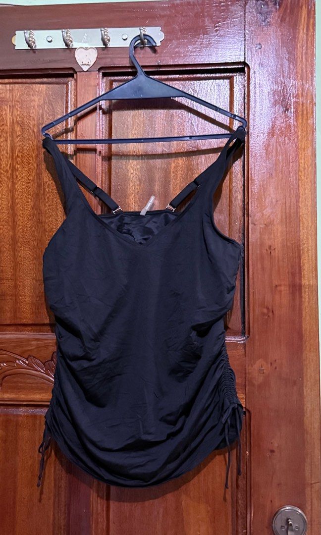 LANDS' END Black Tankini l-xl (Category: Bikinis & Swimsuits) located in Bulacan. Submitted by declutterbuds (Listing ID 1400625650, Image 2). Description: No flaw No pads pwede lagyan Cup size: 12DD.