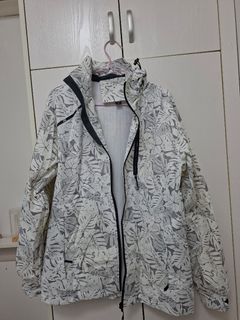 （分類：）位於 。 由 shaj18 提交（商品編號 1400639963，圖片 1）。簡介： 。
