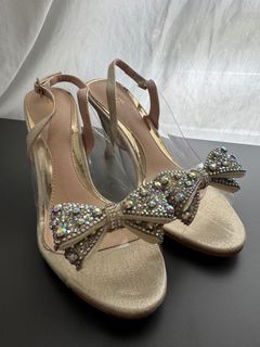 (Category: ) located in . Submitted by shop_with_abby (Listing ID 1400680788, Image 1). Description: .