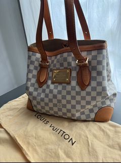 (Category: ) located in . Submitted by shop_with_abby (Listing ID 1400697318, Image 1). Description: .